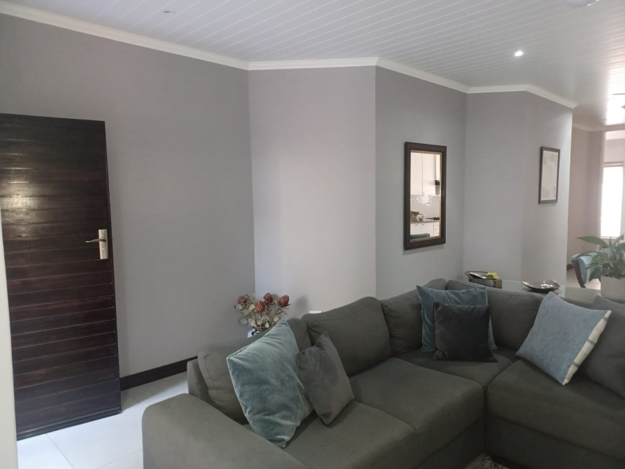 To Let 3 Bedroom Property for Rent in Naudeville Free State